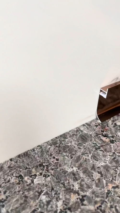 內(nèi)嵌踢腳線與隱形燈槽踢腳線 家裝燈光設(shè)計的革新靈感